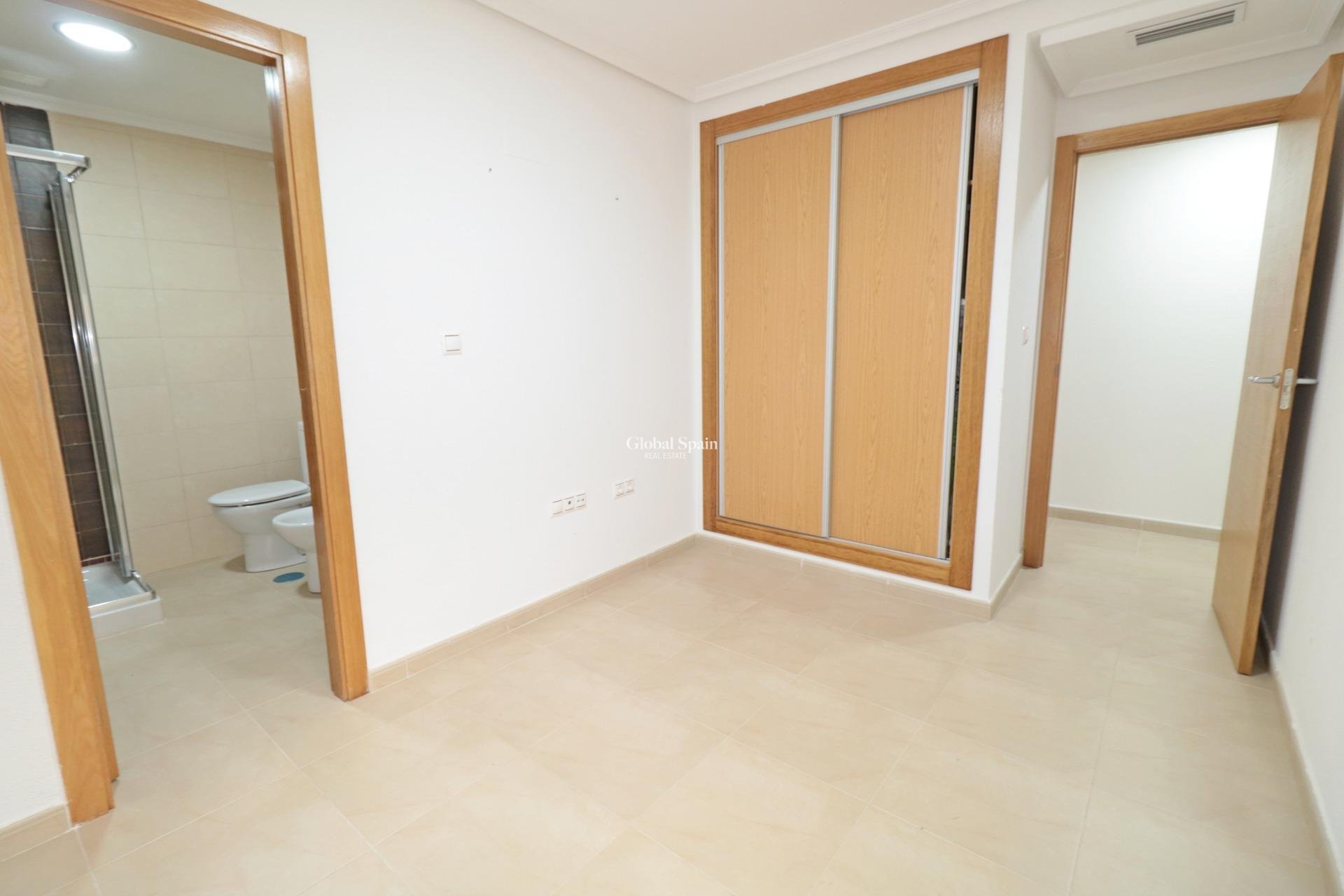 Odsprzedaż - MIESZKANIE -
TORREVIEJA - Acequion
