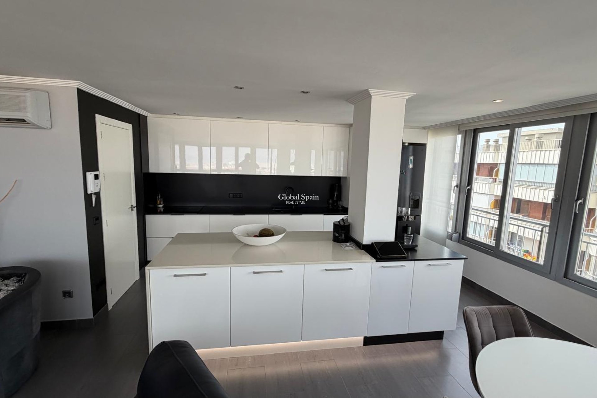 Odsprzedaż - MIESZKANIE -
TORREVIEJA - Acequion