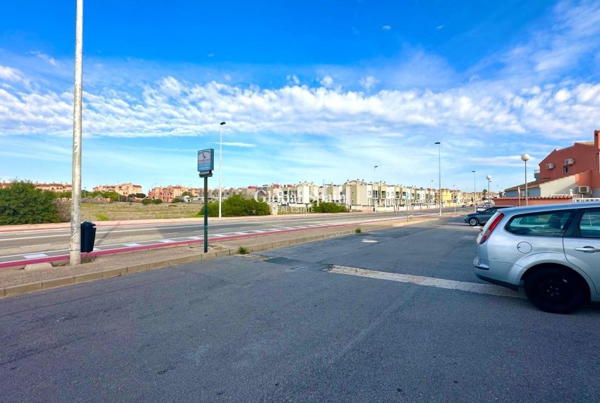 Odsprzedaż - MIESZKANIE -
TORREVIEJA - Aguas Nuevas