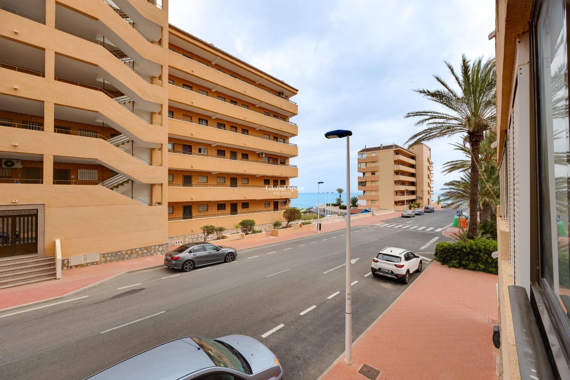 Odsprzedaż - MIESZKANIE -
TORREVIEJA - Cabo Cervera