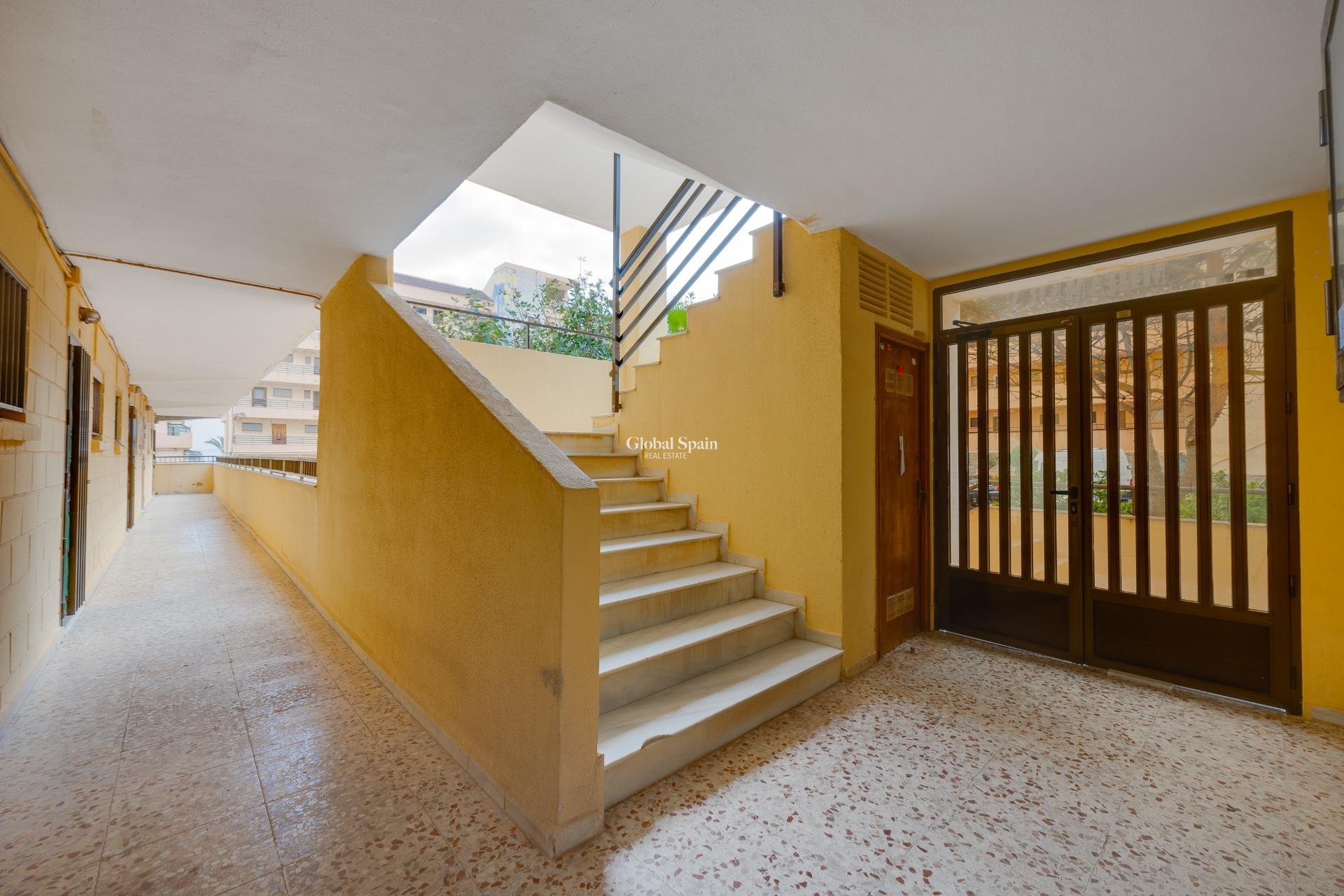 Odsprzedaż - MIESZKANIE -
TORREVIEJA - Cabo Cervera