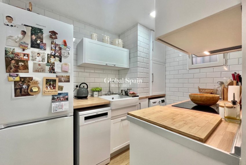 Odsprzedaż - MIESZKANIE -
TORREVIEJA - Calas blanca