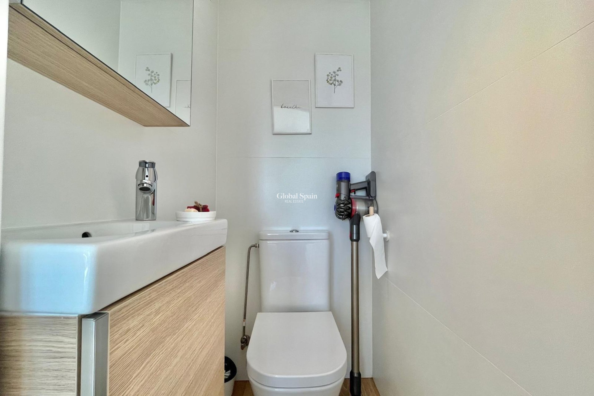 Odsprzedaż - MIESZKANIE -
TORREVIEJA - Calas blanca