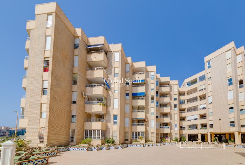 Odsprzedaż - MIESZKANIE -
TORREVIEJA - Center