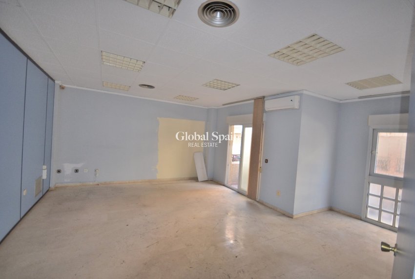 Odsprzedaż - MIESZKANIE -
TORREVIEJA - Center