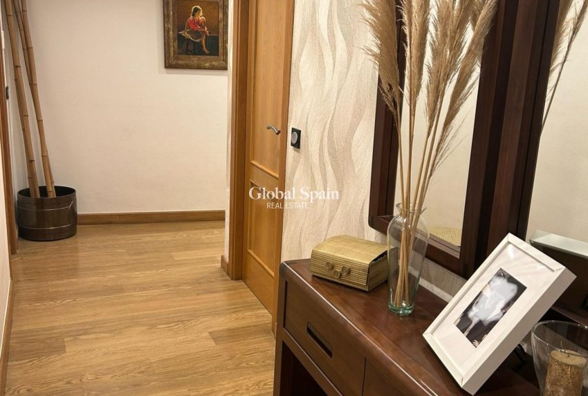 Odsprzedaż - MIESZKANIE -
TORREVIEJA - Center