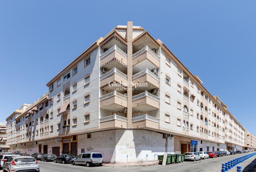 Odsprzedaż - MIESZKANIE -
TORREVIEJA - Center