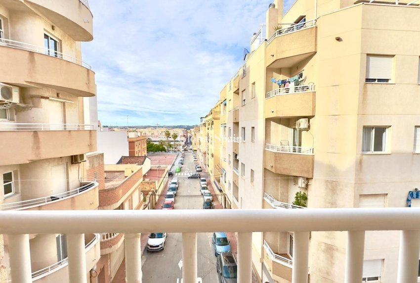 Odsprzedaż - MIESZKANIE -
TORREVIEJA - Center