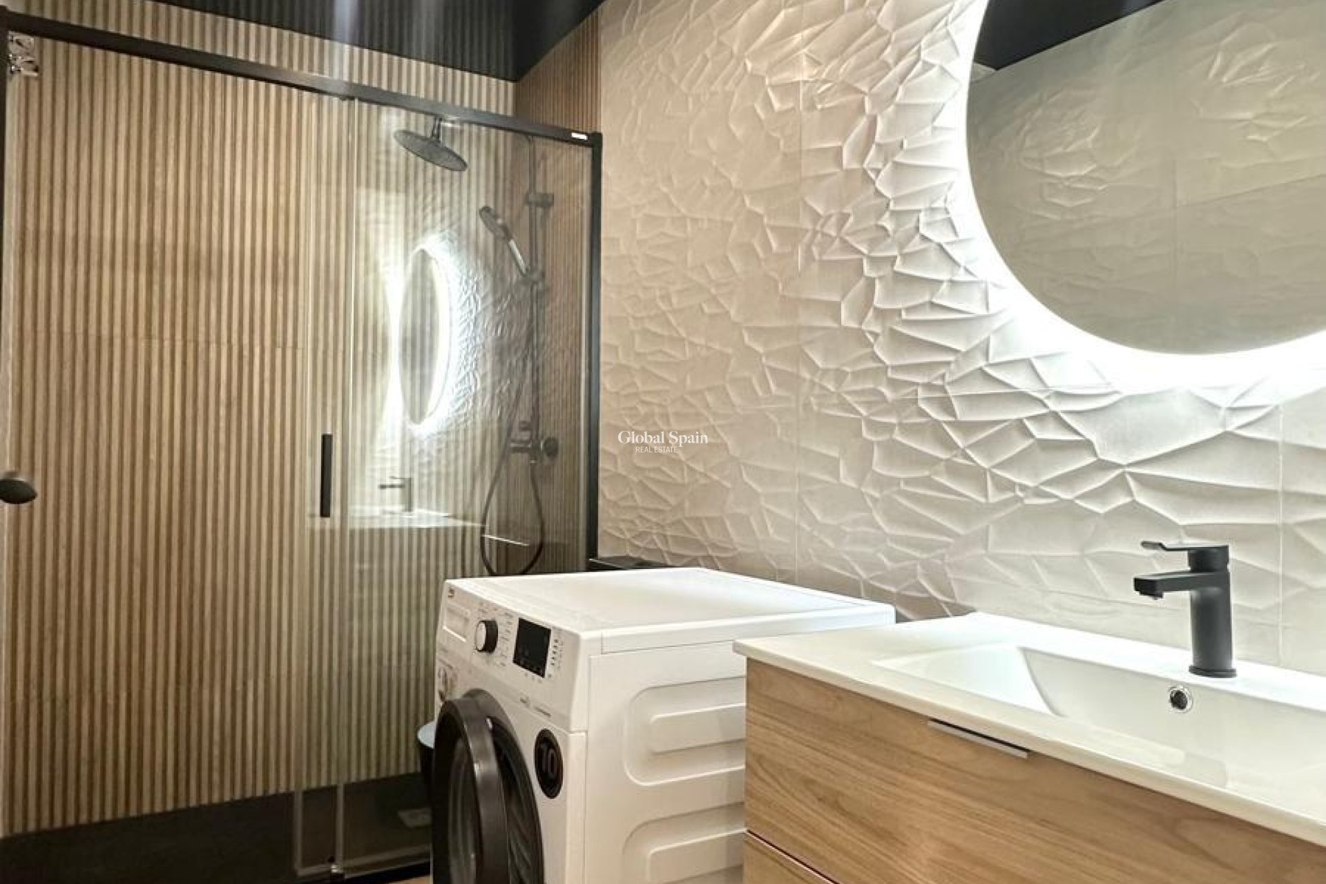 Odsprzedaż - MIESZKANIE -
TORREVIEJA - Center