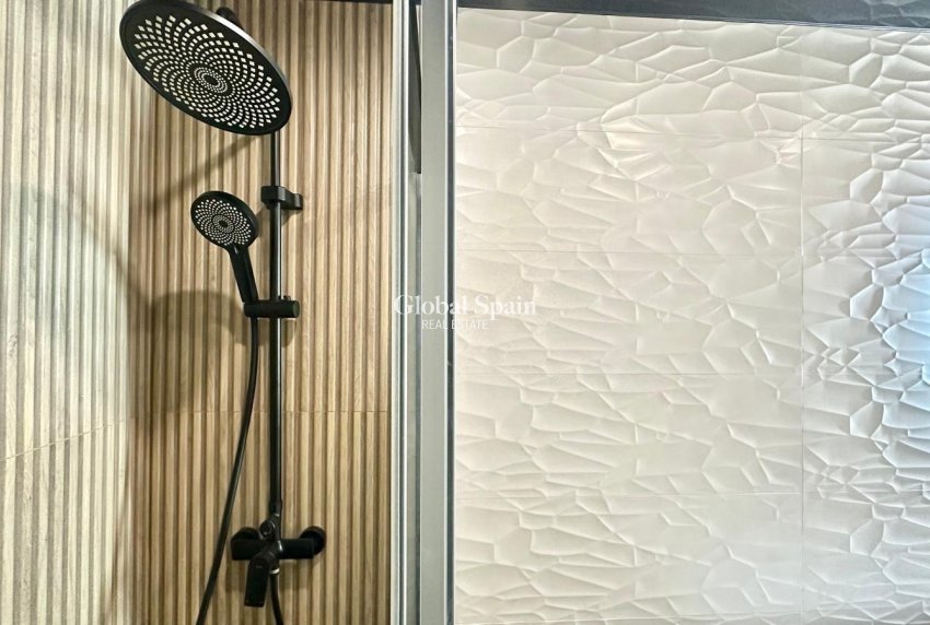 Odsprzedaż - MIESZKANIE -
TORREVIEJA - Center