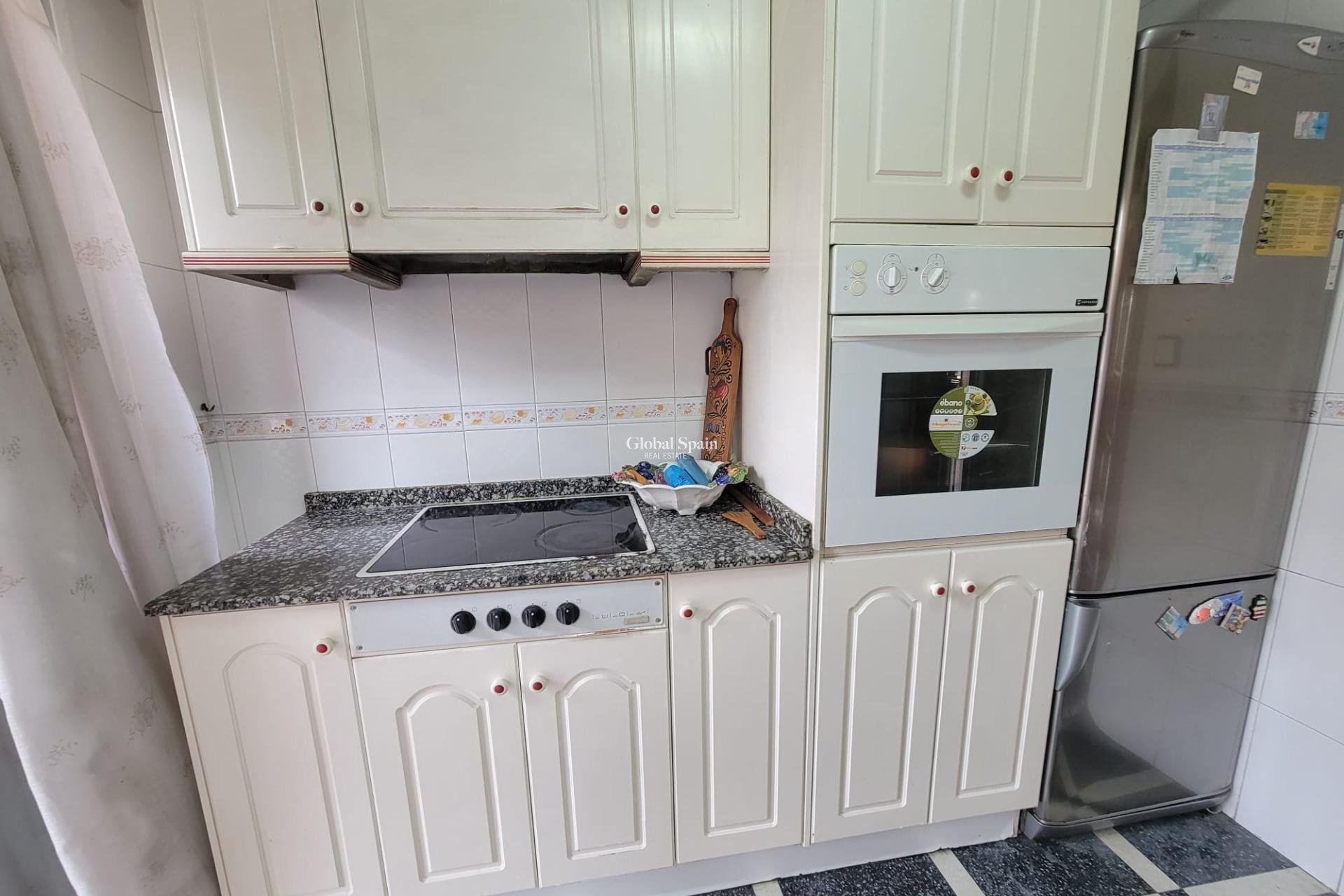 Odsprzedaż - MIESZKANIE -
TORREVIEJA - Center