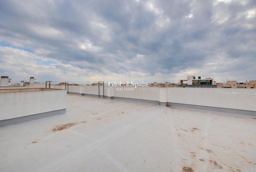 Odsprzedaż - MIESZKANIE -
TORREVIEJA - Center