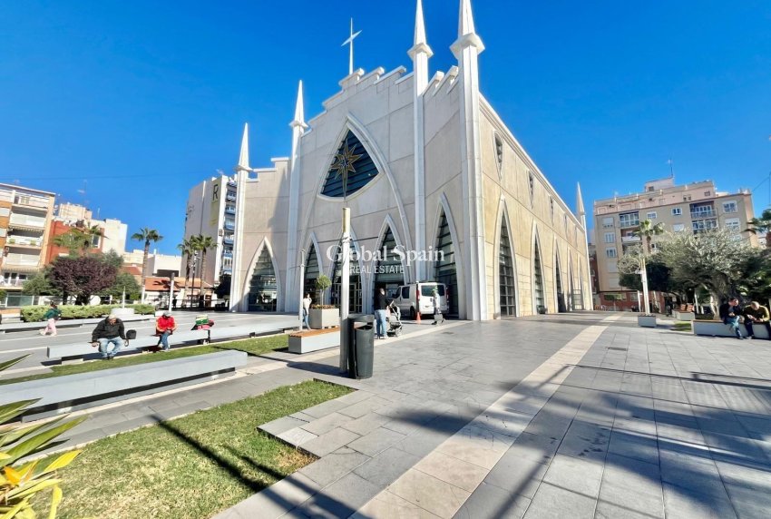 Odsprzedaż - MIESZKANIE -
TORREVIEJA - Center