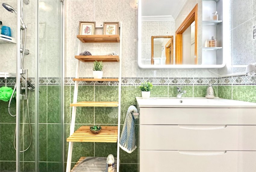 Odsprzedaż - MIESZKANIE -
TORREVIEJA - Center