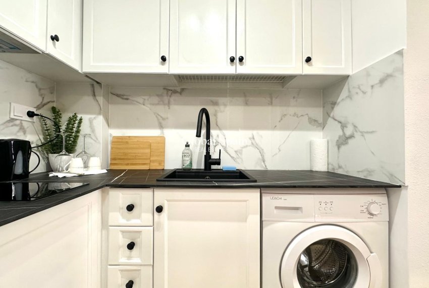 Odsprzedaż - MIESZKANIE -
TORREVIEJA - Center