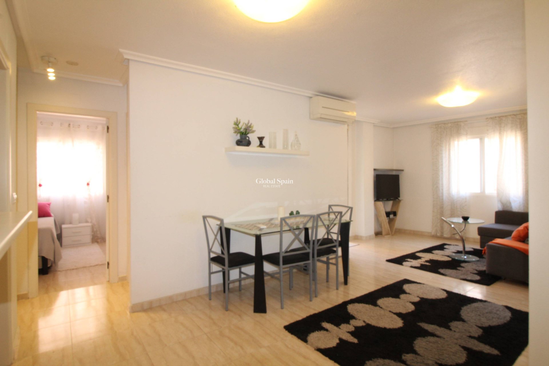 Odsprzedaż - MIESZKANIE -
TORREVIEJA - Center