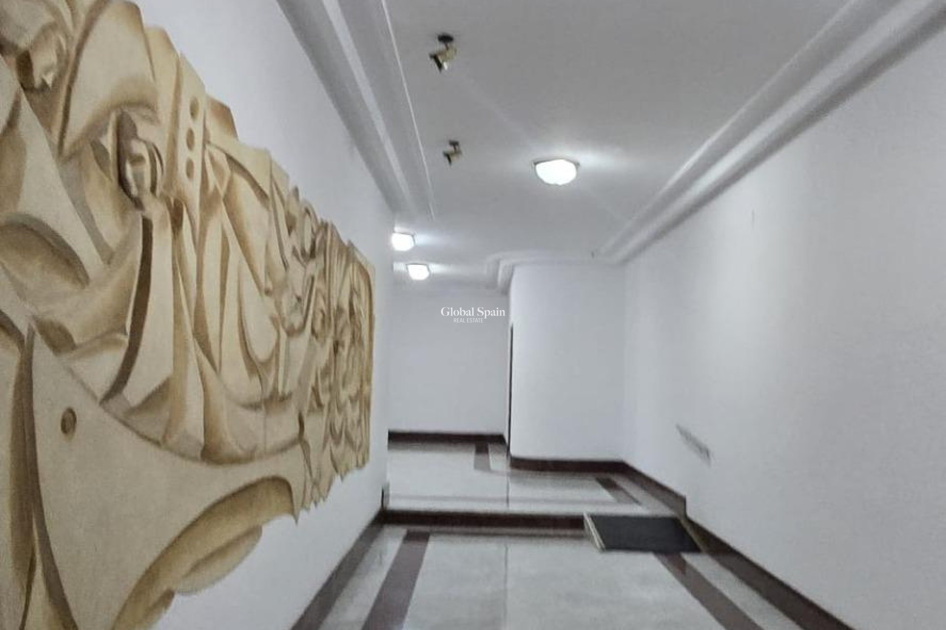 Odsprzedaż - MIESZKANIE -
TORREVIEJA - Center