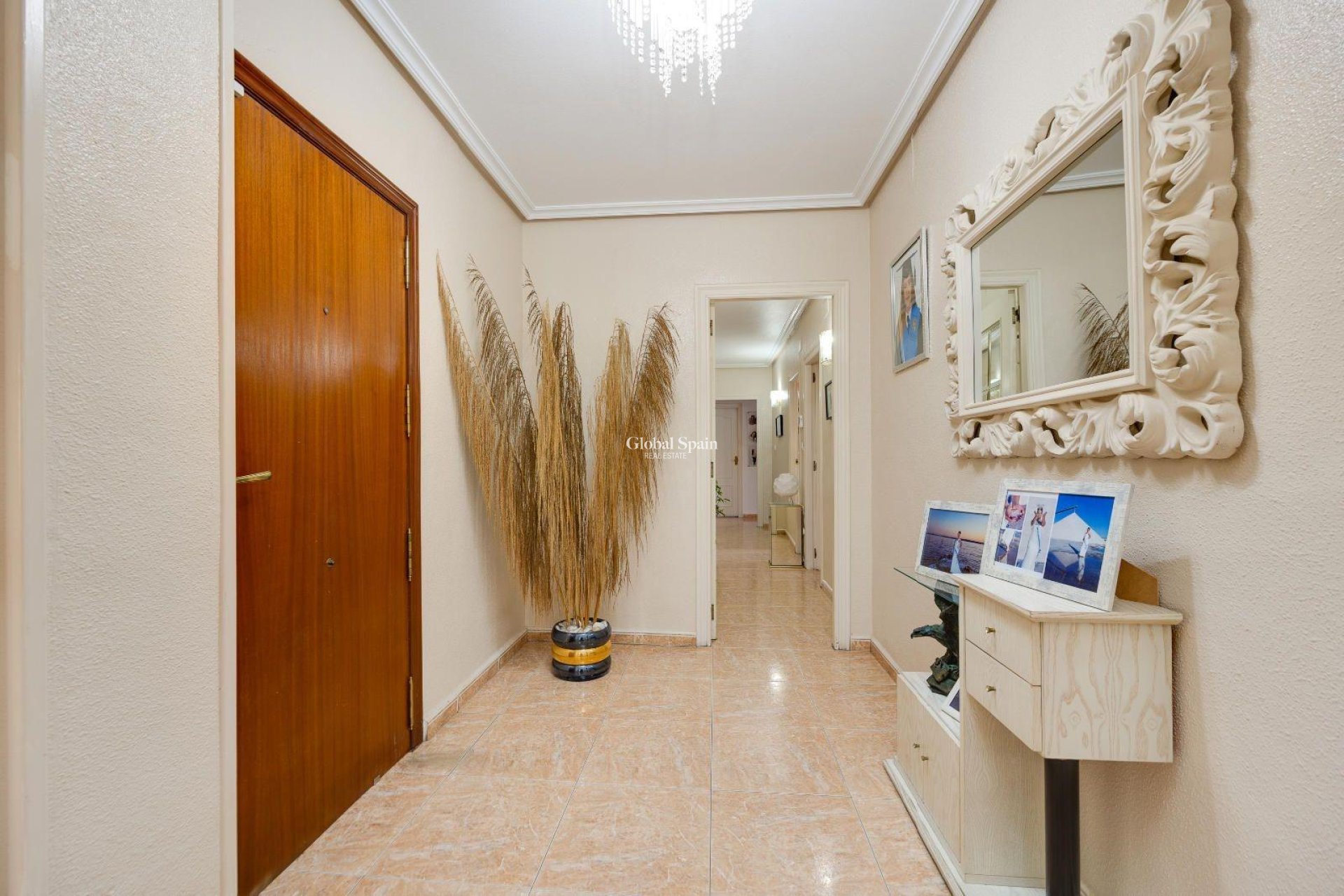 Odsprzedaż - MIESZKANIE -
TORREVIEJA - Center