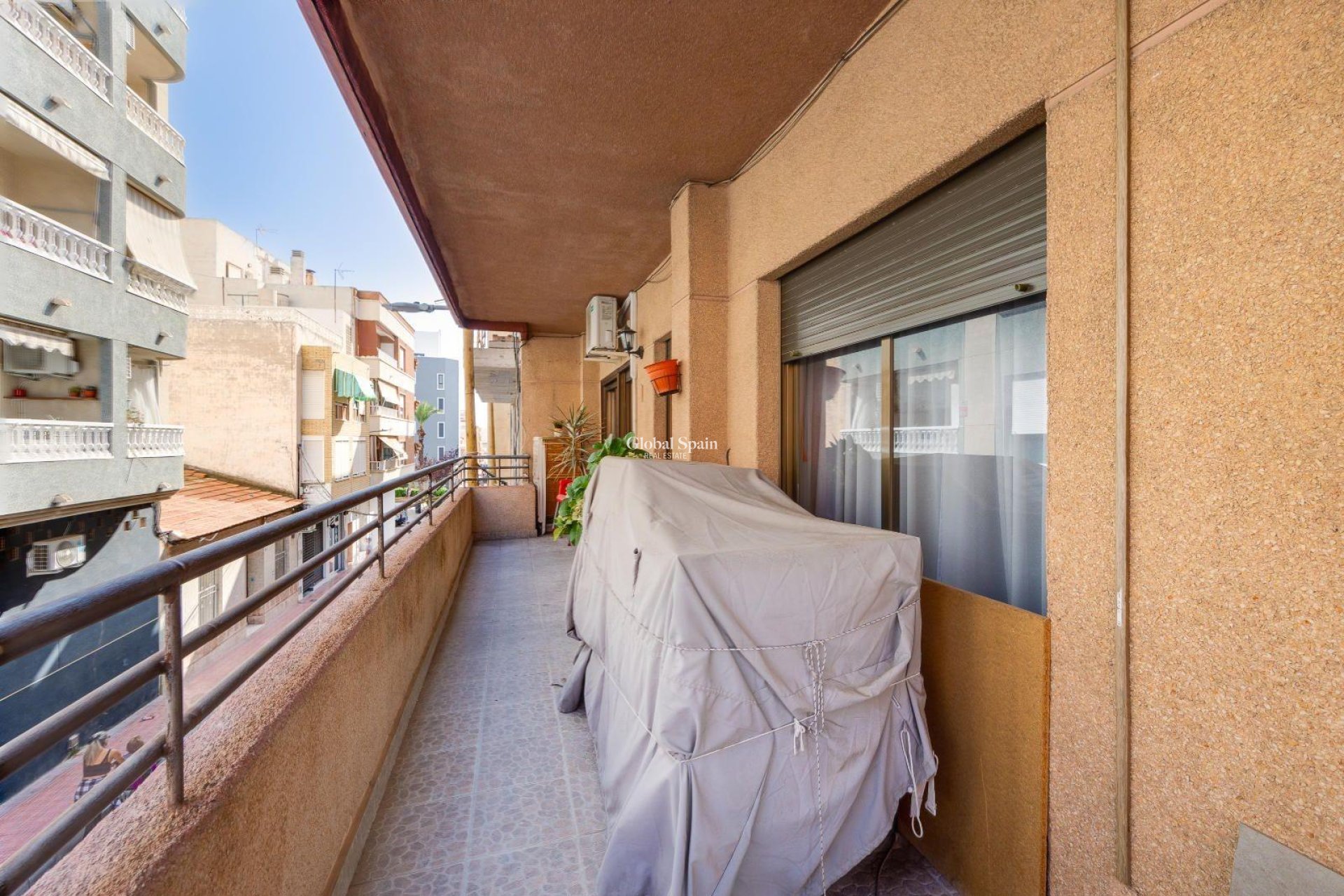 Odsprzedaż - MIESZKANIE -
TORREVIEJA - Center