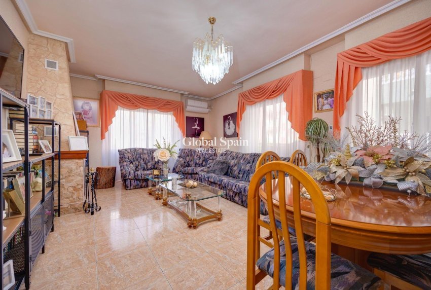Odsprzedaż - MIESZKANIE -
TORREVIEJA - Center