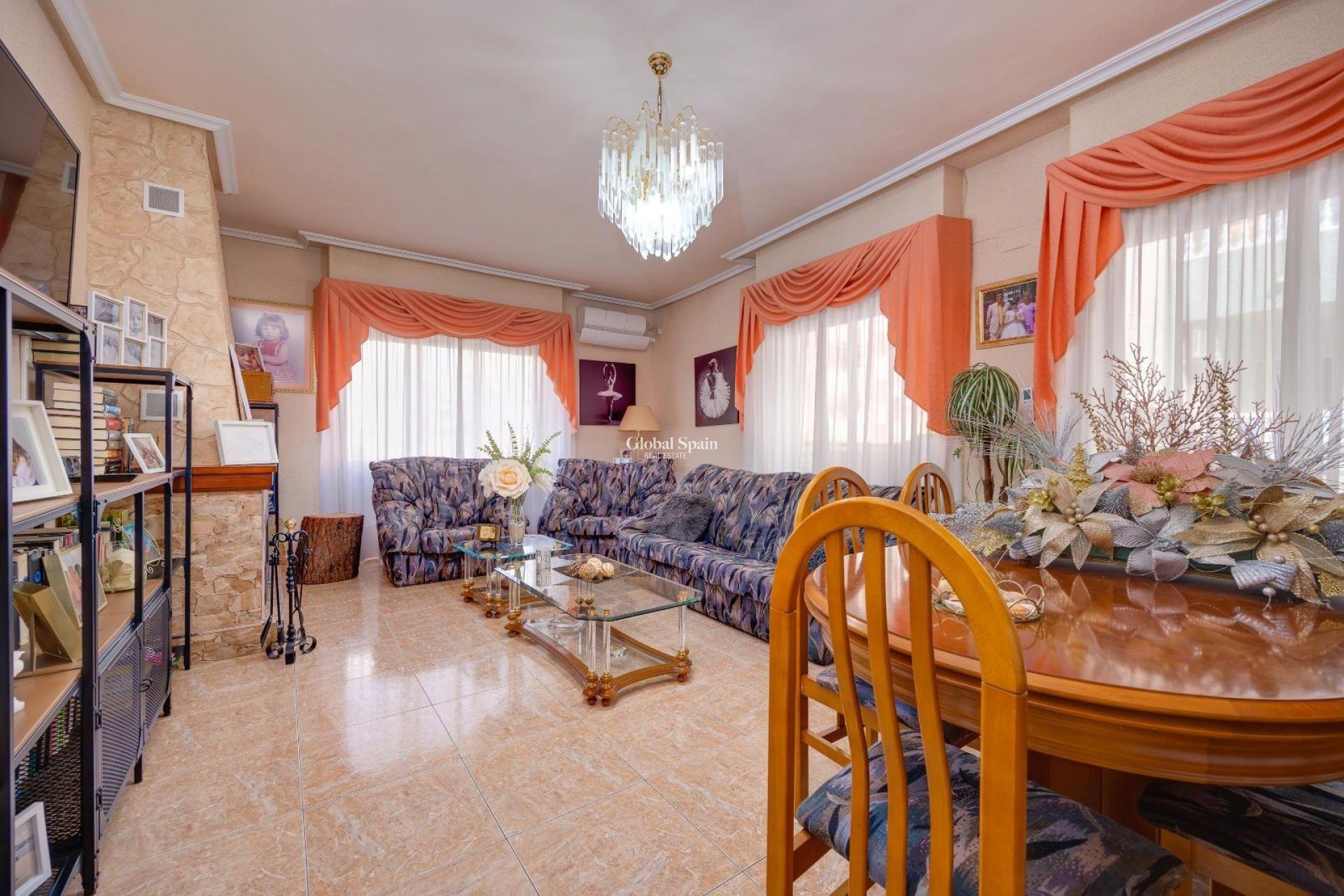 Odsprzedaż - MIESZKANIE -
TORREVIEJA - Center