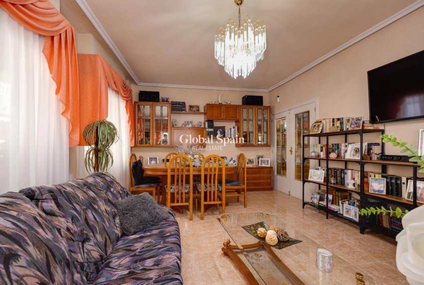 Odsprzedaż - MIESZKANIE -
TORREVIEJA - Center