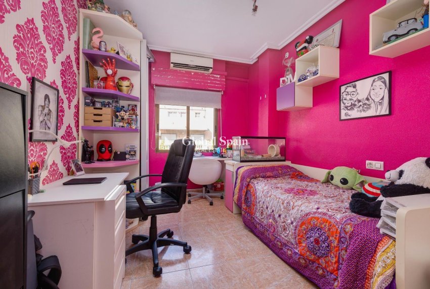 Odsprzedaż - MIESZKANIE -
TORREVIEJA - Center