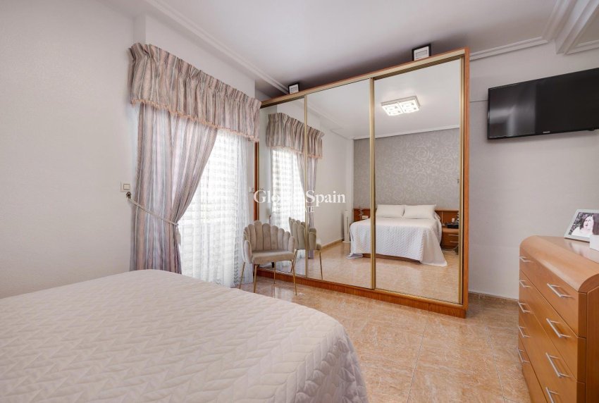 Odsprzedaż - MIESZKANIE -
TORREVIEJA - Center