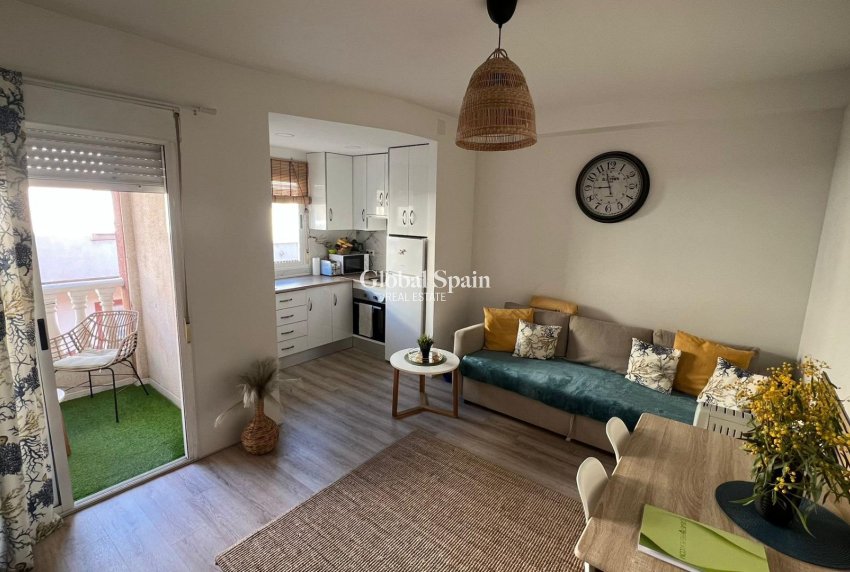 Odsprzedaż - MIESZKANIE -
TORREVIEJA - Center