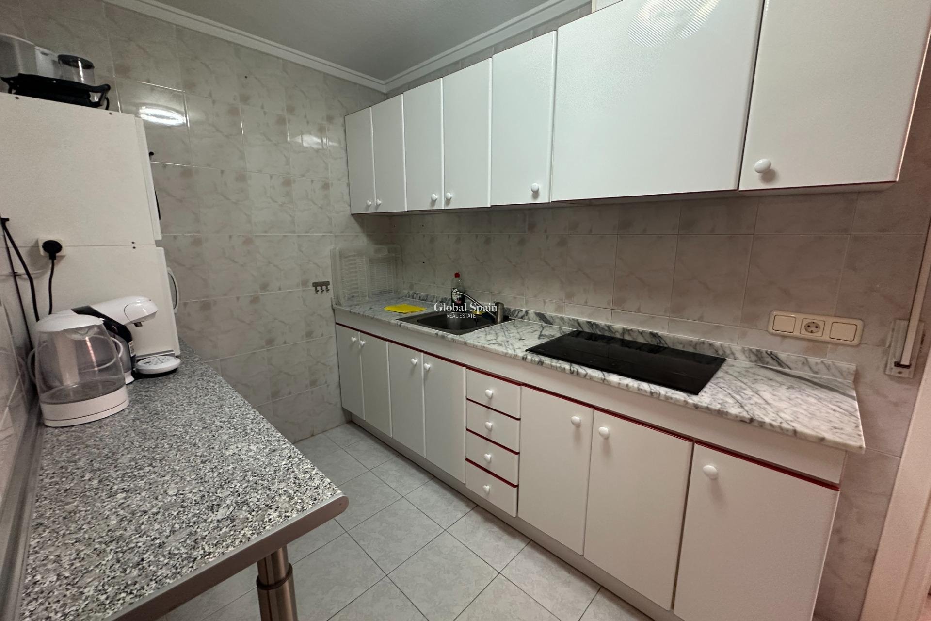 Odsprzedaż - MIESZKANIE -
TORREVIEJA - Center