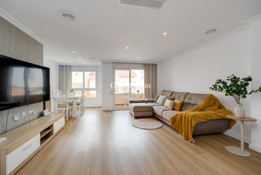 Odsprzedaż - MIESZKANIE -
TORREVIEJA - Center
