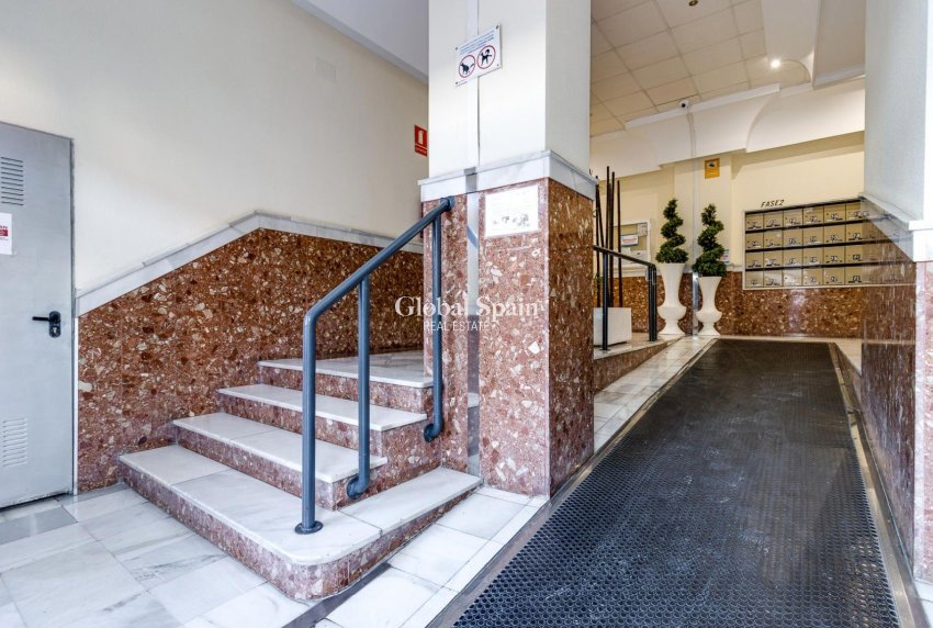 Odsprzedaż - MIESZKANIE -
TORREVIEJA - Center