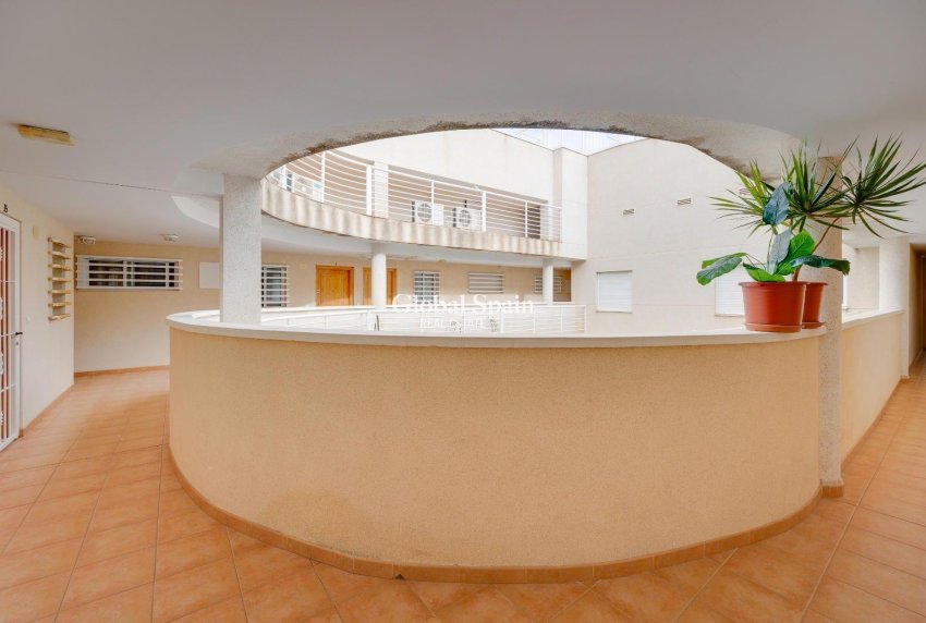 Odsprzedaż - MIESZKANIE -
TORREVIEJA - Center