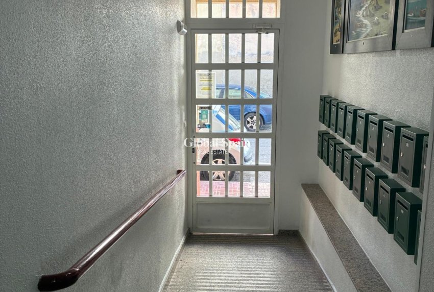 Odsprzedaż - MIESZKANIE -
TORREVIEJA - Center