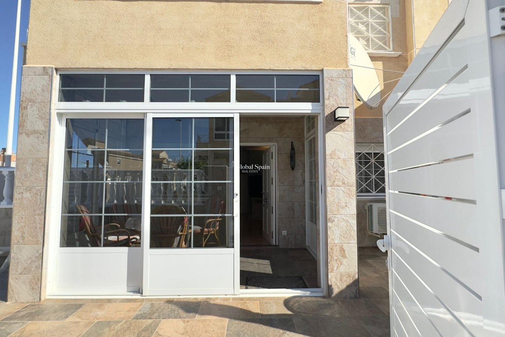 Odsprzedaż - MIESZKANIE -
TORREVIEJA - Center