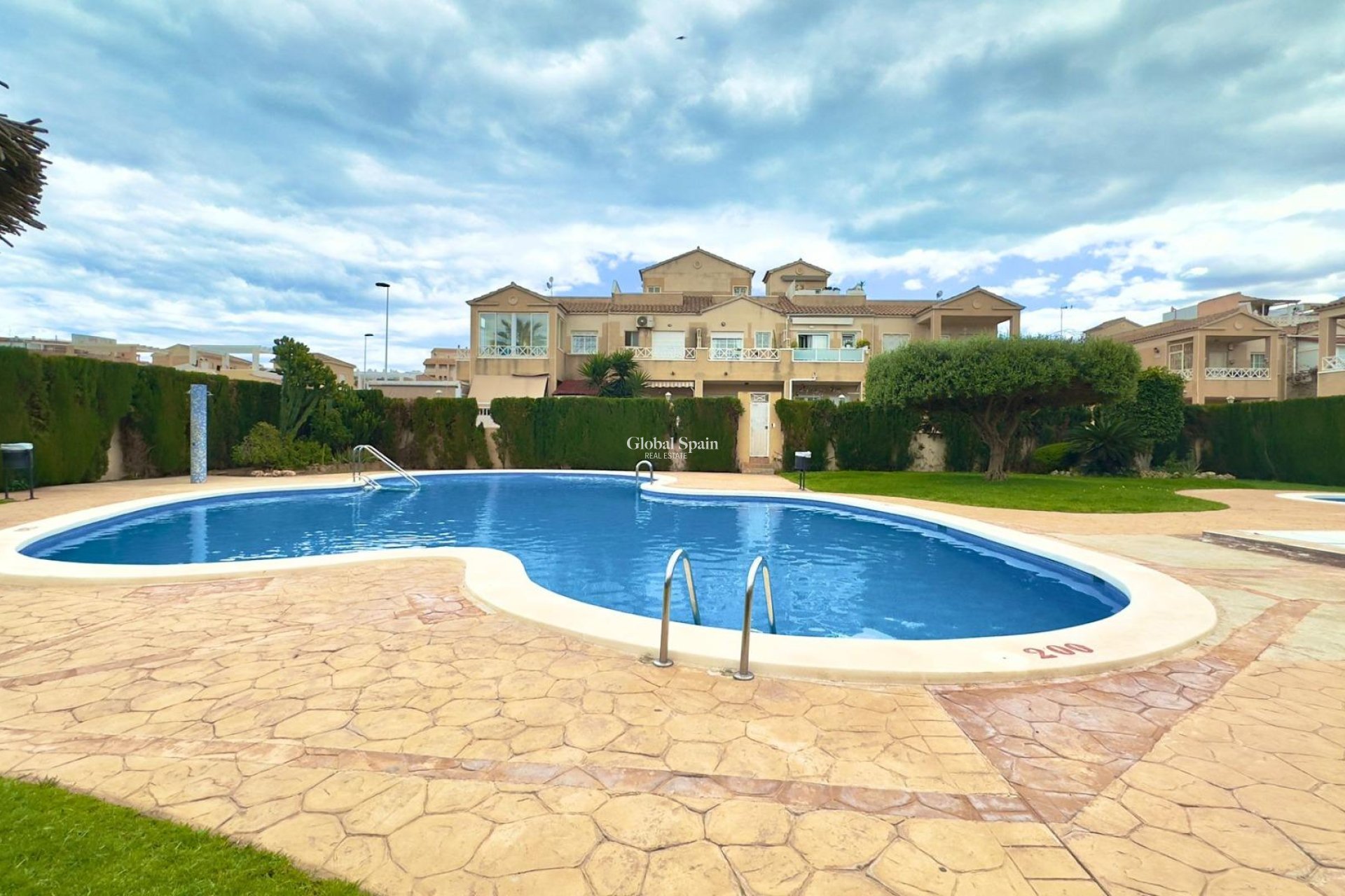 Odsprzedaż - MIESZKANIE -
TORREVIEJA - Center