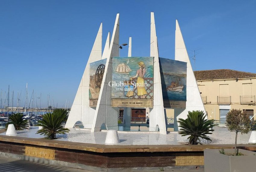 Odsprzedaż - MIESZKANIE -
TORREVIEJA - Center