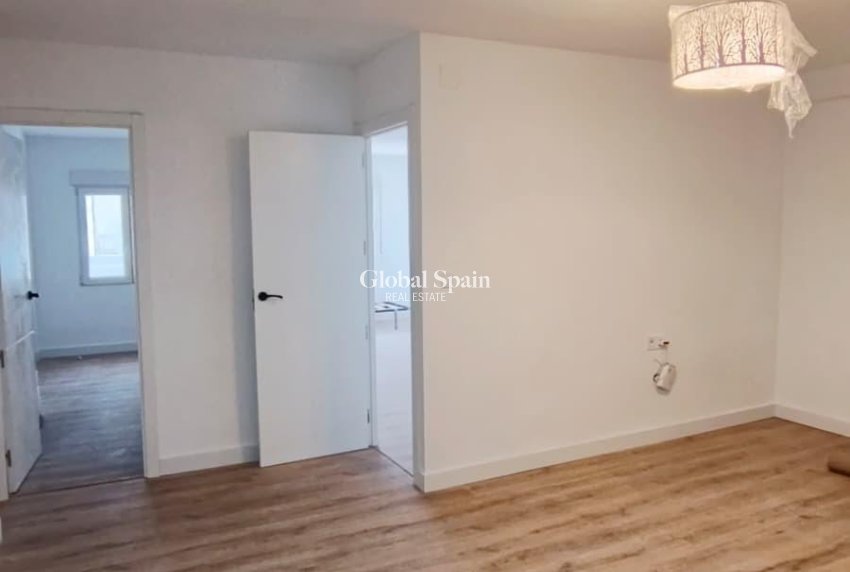 Odsprzedaż - MIESZKANIE -
TORREVIEJA - Center