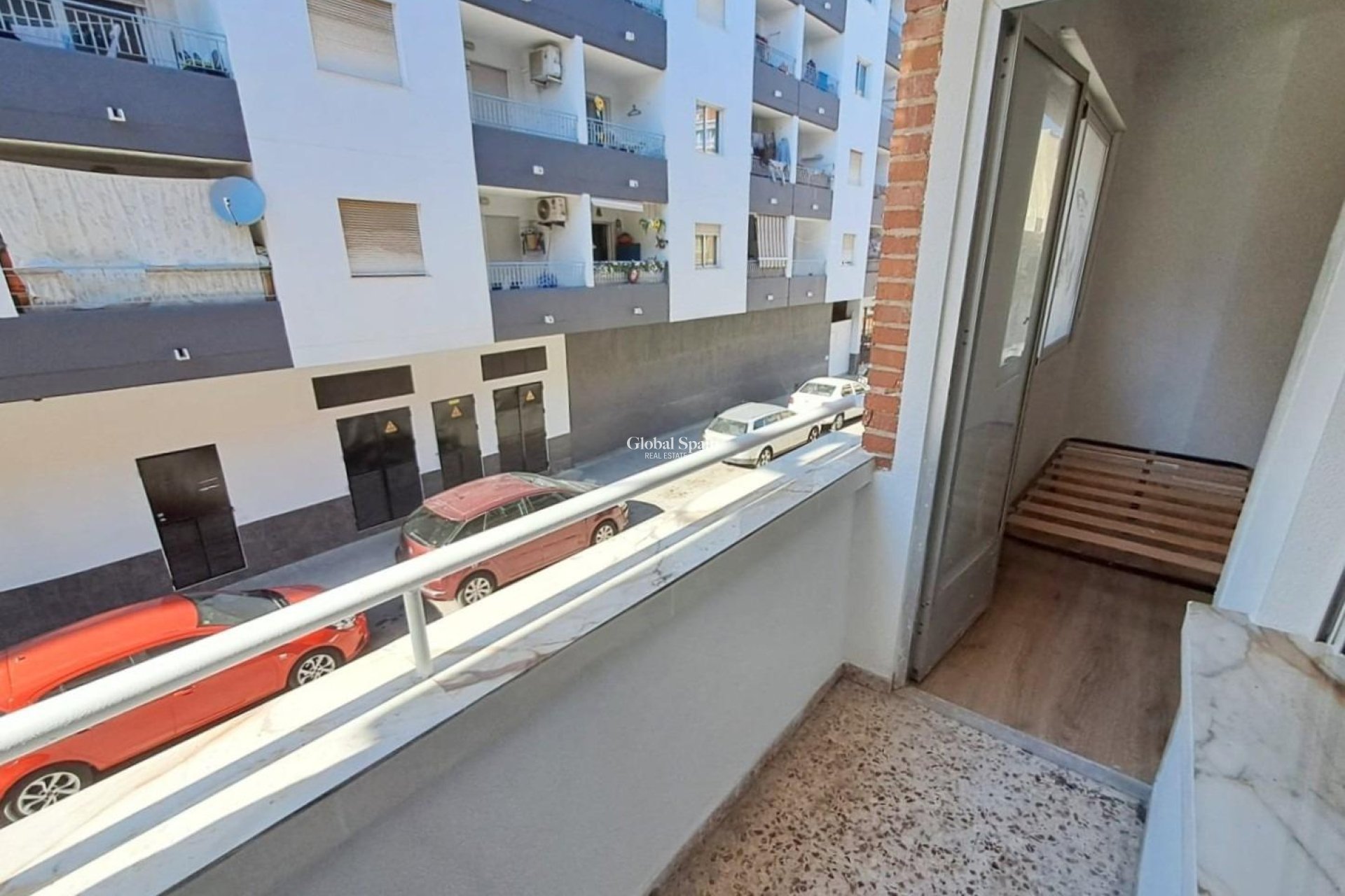 Odsprzedaż - MIESZKANIE -
TORREVIEJA - Center