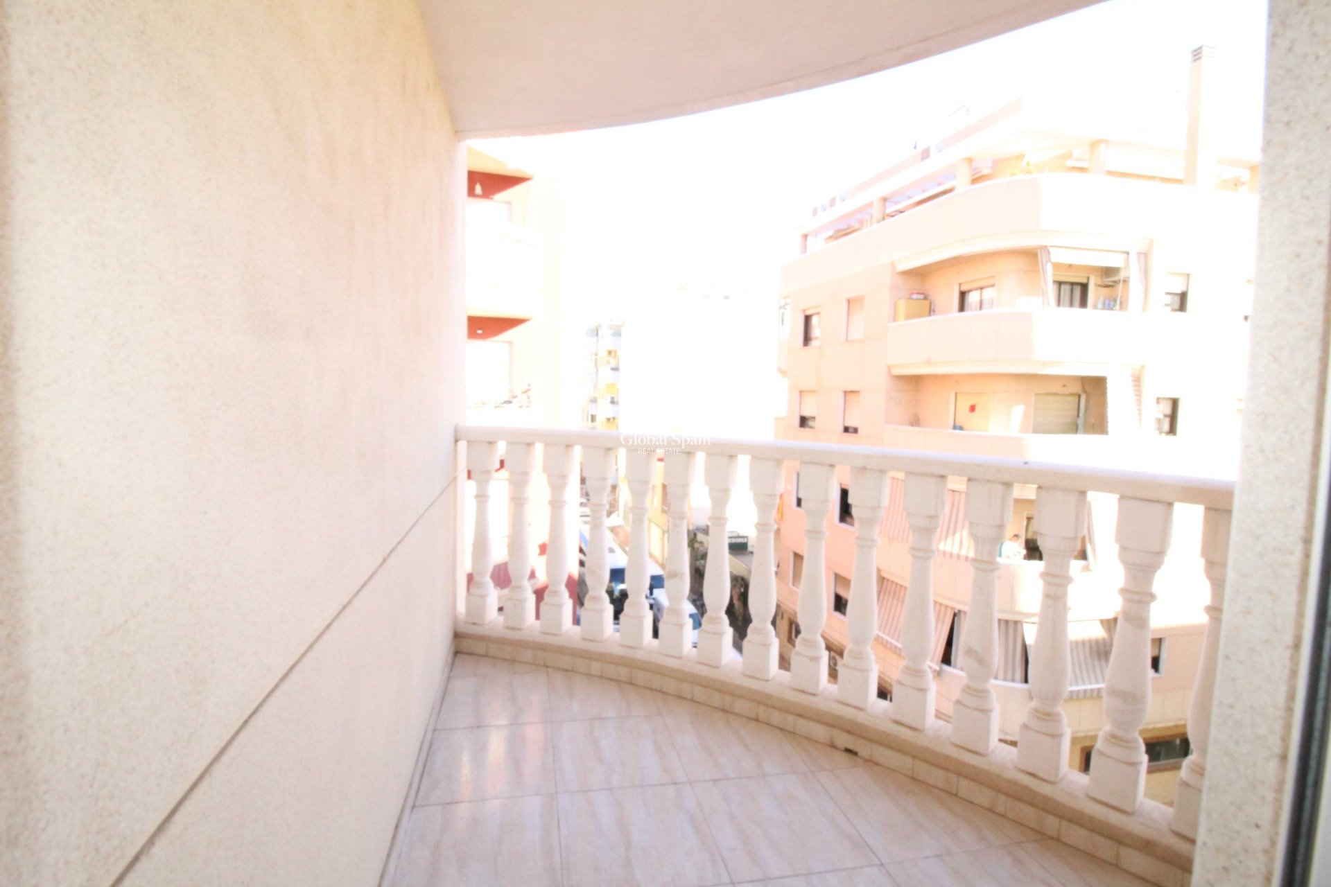 Odsprzedaż - MIESZKANIE -
TORREVIEJA - Center