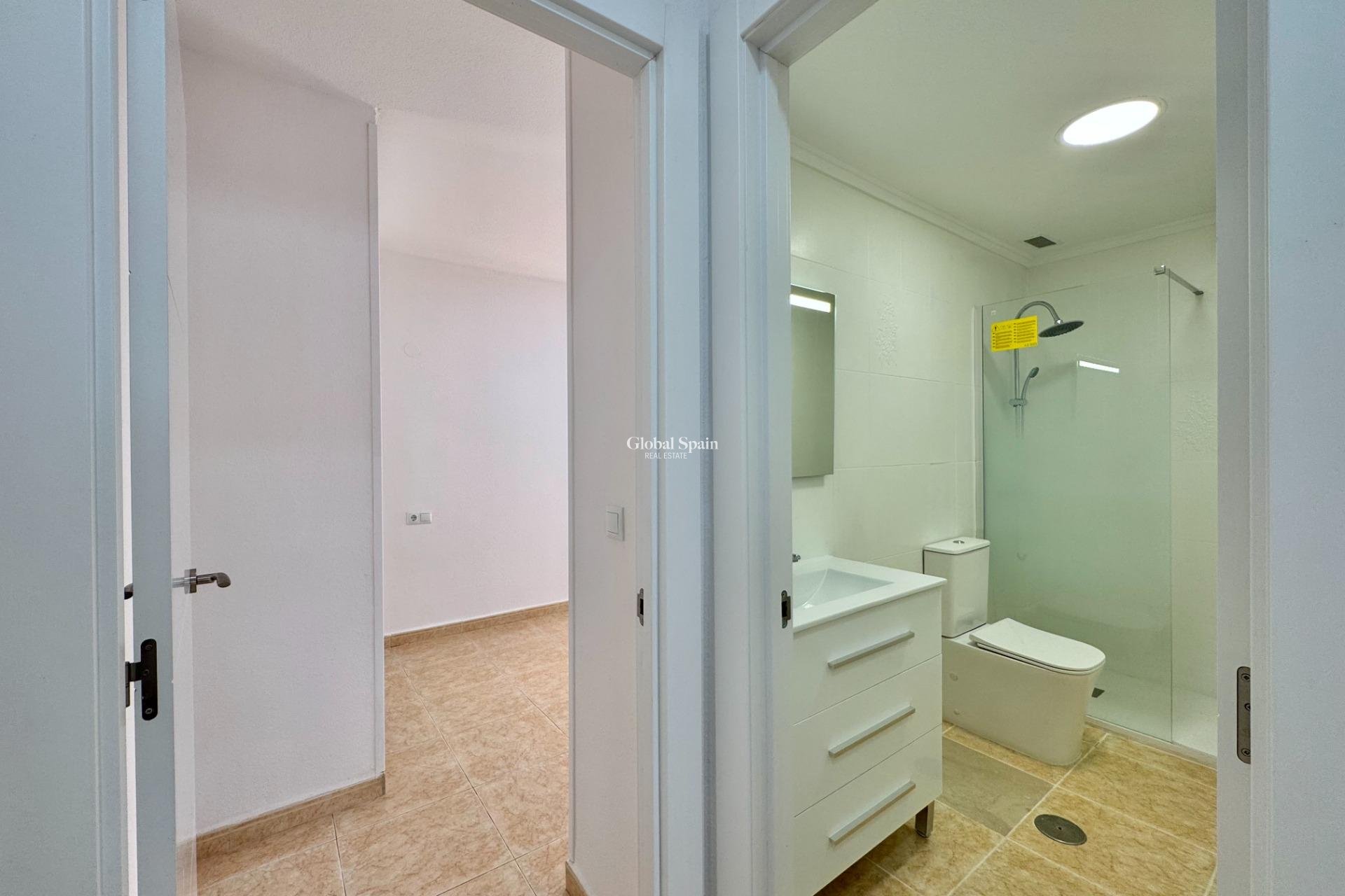 Odsprzedaż - MIESZKANIE -
TORREVIEJA - Center