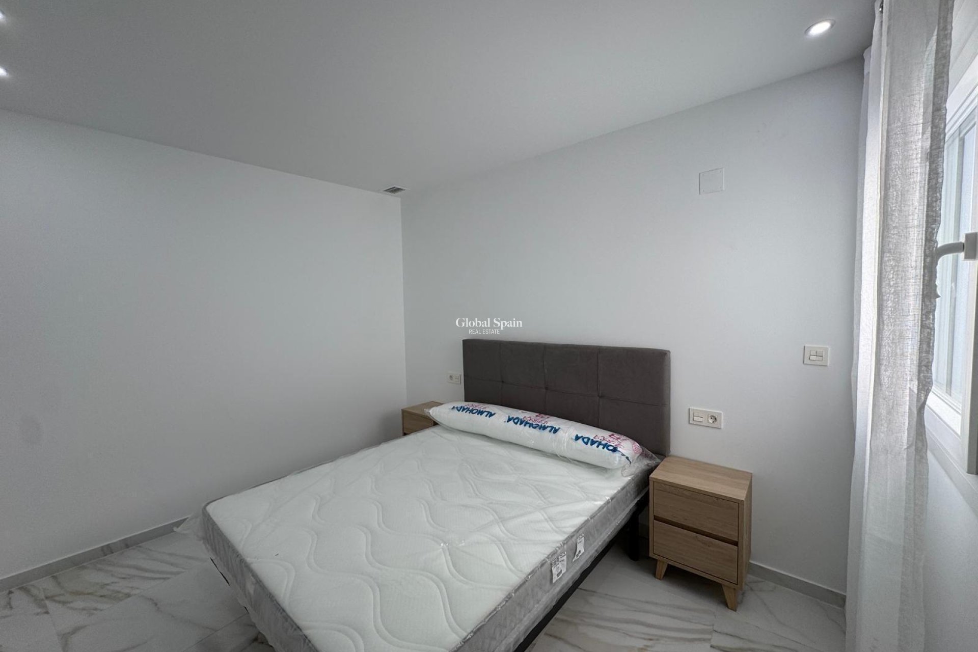 Odsprzedaż - MIESZKANIE -
TORREVIEJA - Center