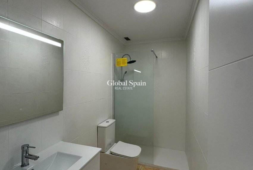 Odsprzedaż - MIESZKANIE -
TORREVIEJA - Center