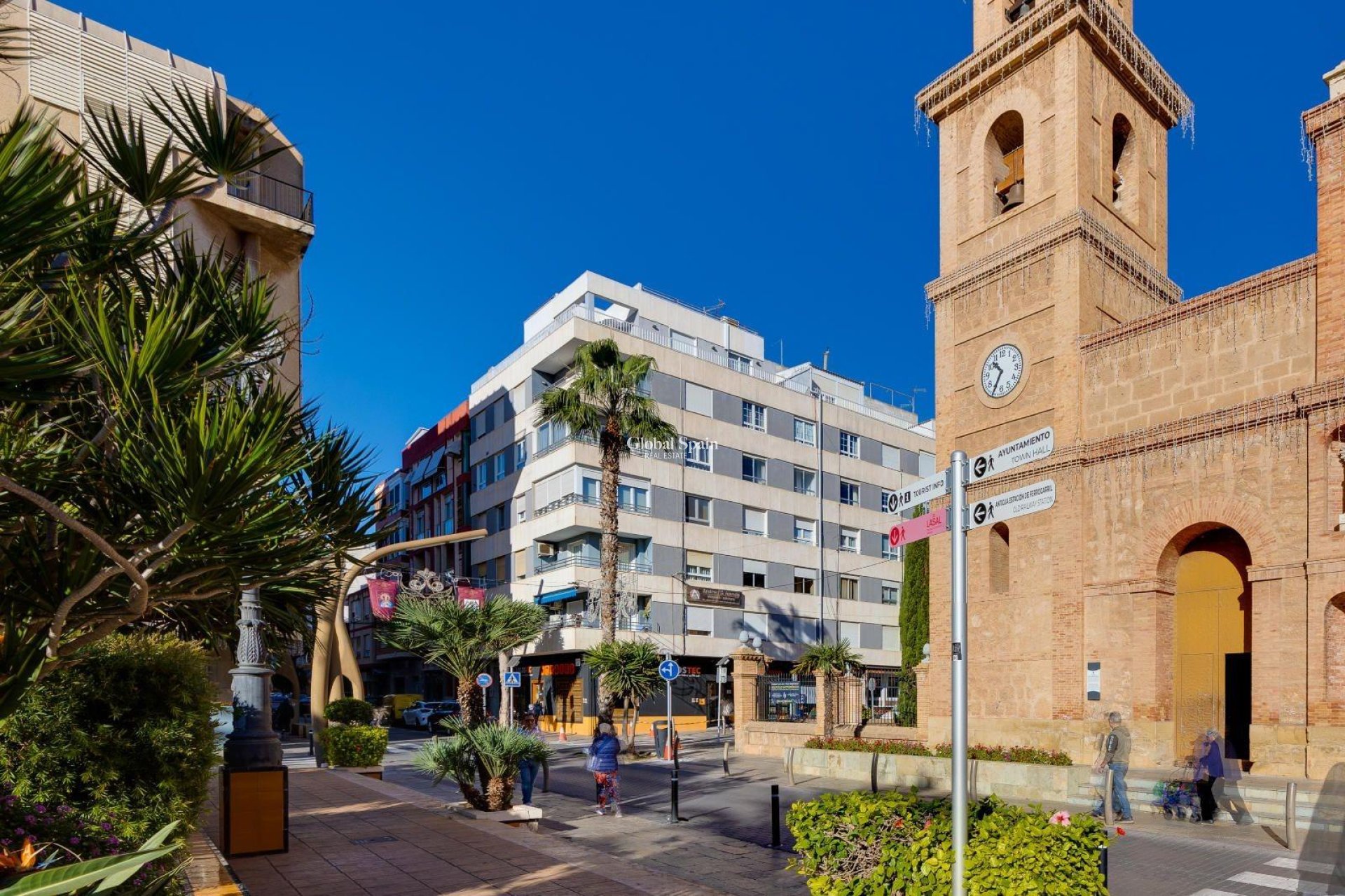Odsprzedaż - MIESZKANIE -
TORREVIEJA - Center