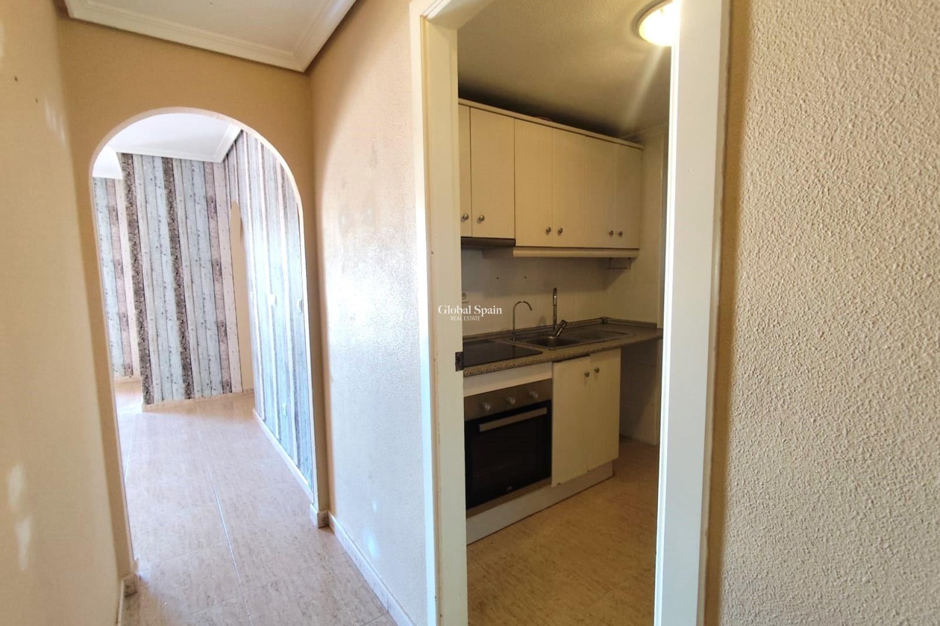 Odsprzedaż - MIESZKANIE -
TORREVIEJA - Center