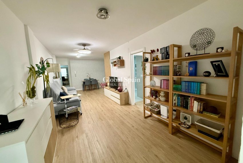 Odsprzedaż - MIESZKANIE -
TORREVIEJA - Center