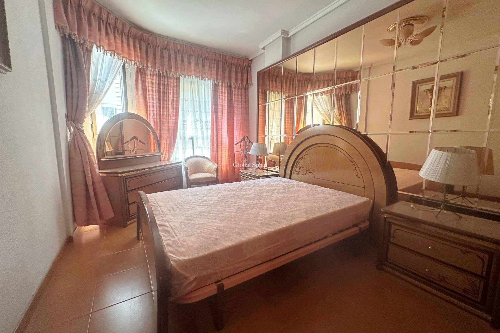 Odsprzedaż - MIESZKANIE -
TORREVIEJA - Center