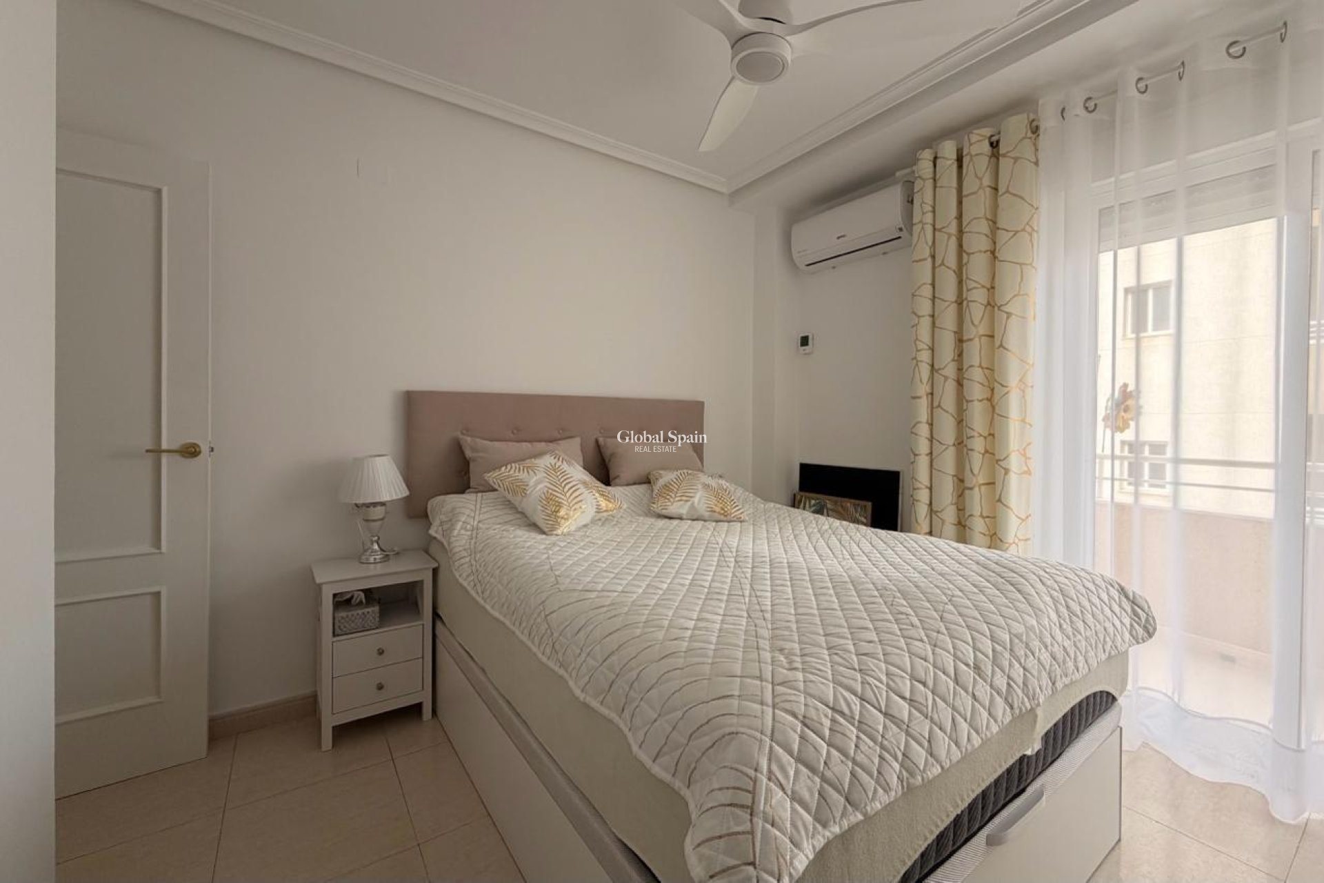 Odsprzedaż - MIESZKANIE -
TORREVIEJA - Center