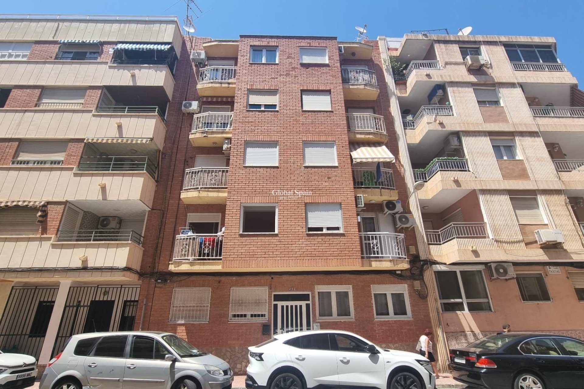 Odsprzedaż - MIESZKANIE -
TORREVIEJA - Center