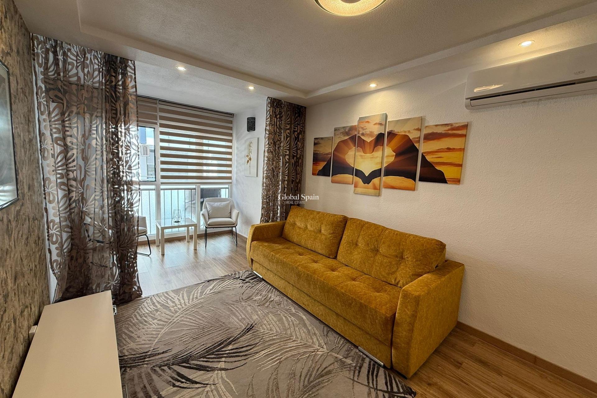 Odsprzedaż - MIESZKANIE -
TORREVIEJA - Center